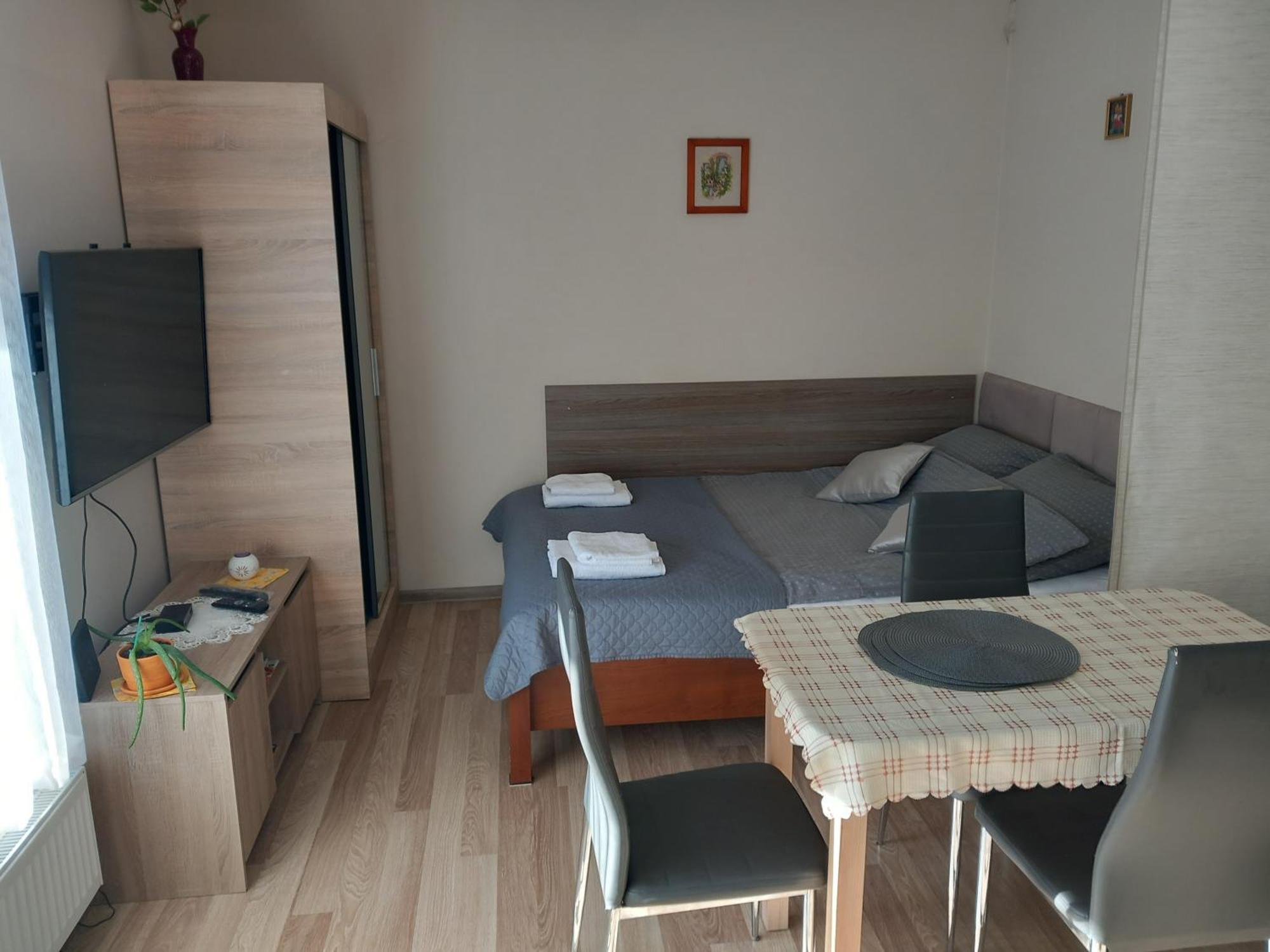 Apartament Jelenia Gora - Cieplice エクステリア 写真